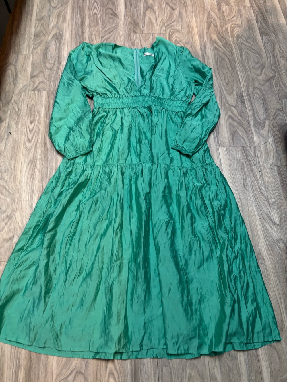 Green V-Neck Long Sleeve Midi Dress - Unbranded